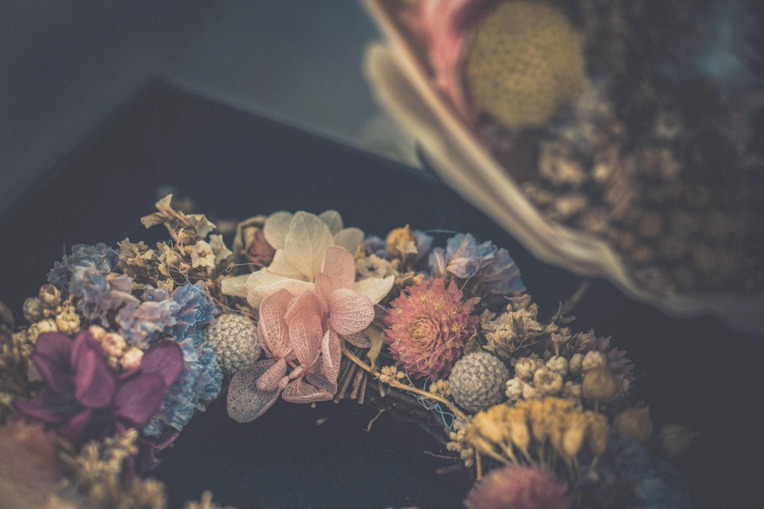 Şeffaflık değerlerimizi temsil eden çiçek düzenleme süreci